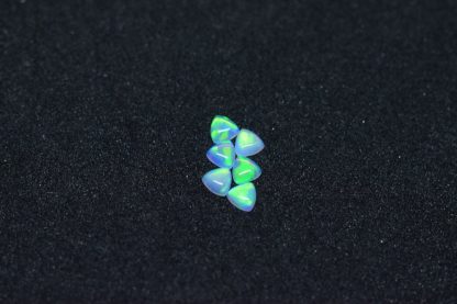 White 3mm Trillion