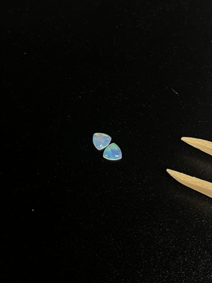 Acadian Glass Works:Mint 5mm Trillion